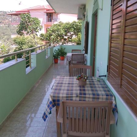 Jonny Guesthouse Ksamil Exterior foto