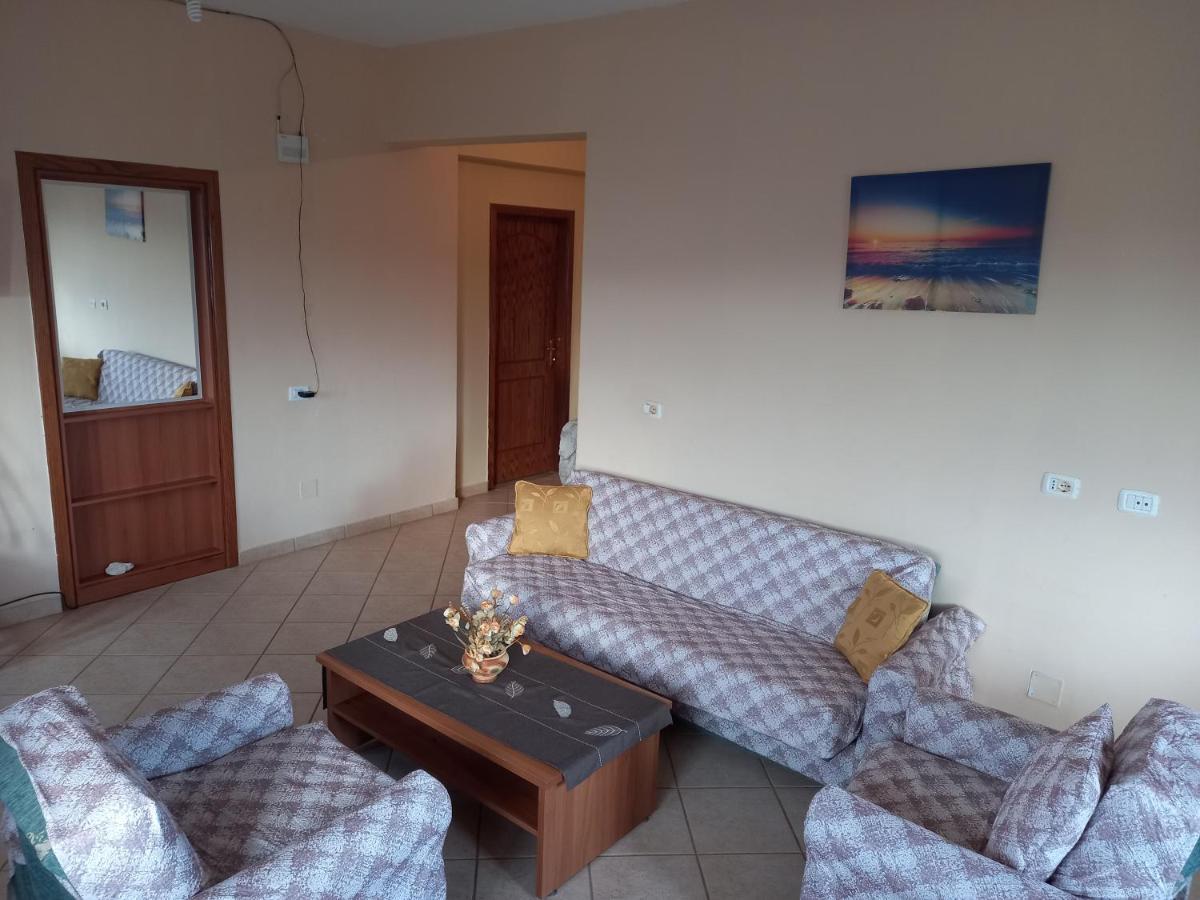 Jonny Guesthouse Ksamil Exterior foto