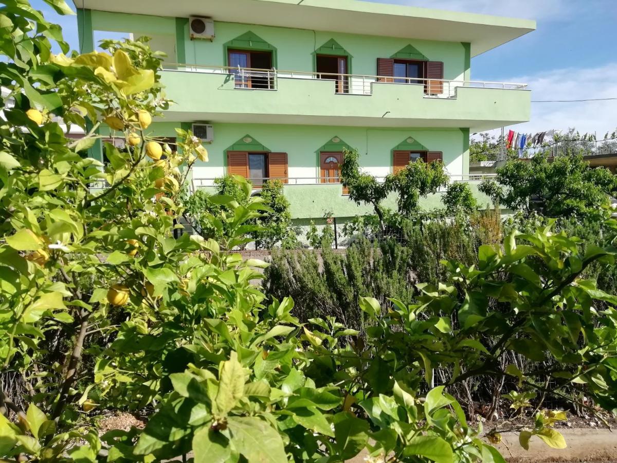 Jonny Guesthouse Ksamil Exterior foto